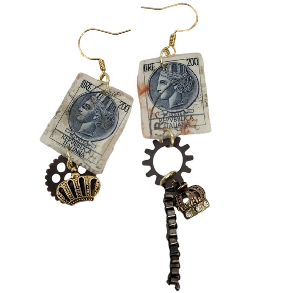 18K Gold Poste Repubblica Italiana 200 Lire Postage Stamp Italy Roma Earrings - Picture 1 of 2